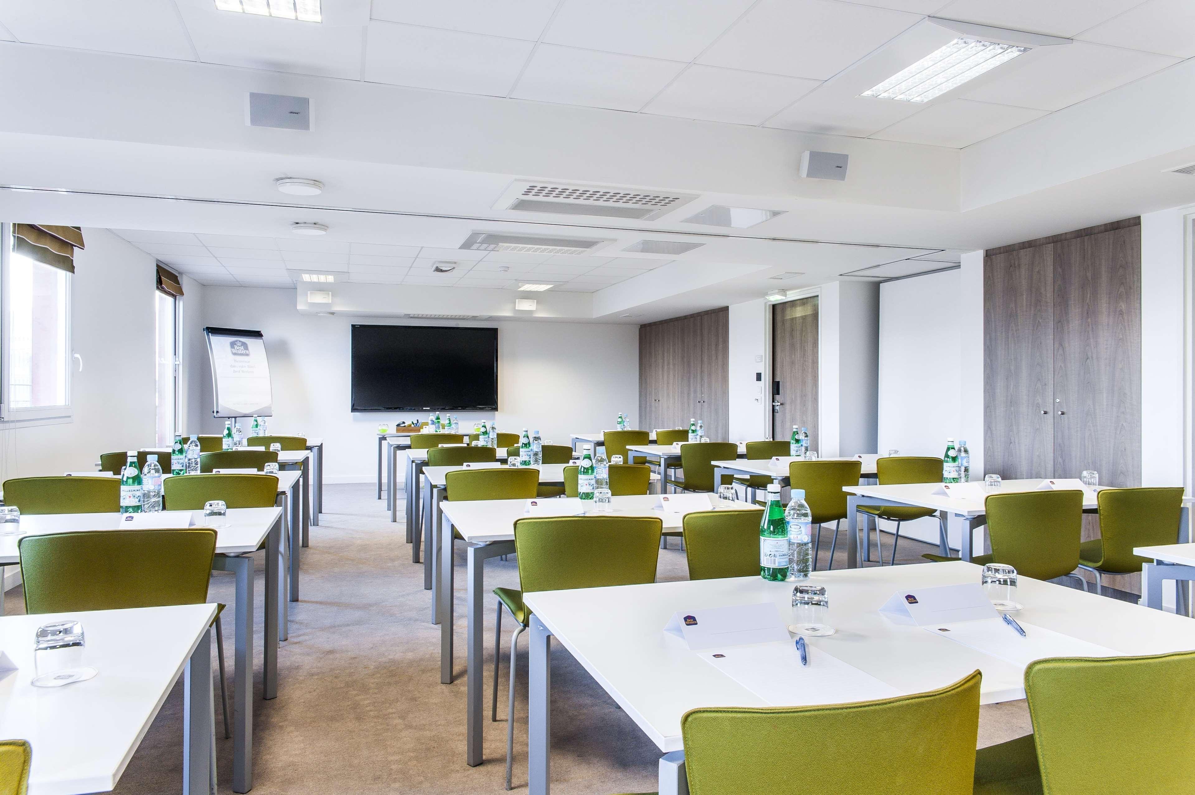 Best Western Plus Paris Velizy Esterno foto